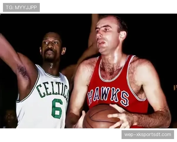 张伯伦低位单打主导篮下 数据碾压比尔拉塞尔