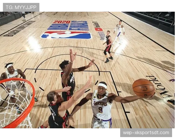 朗多无球策应改变湖人进攻结构